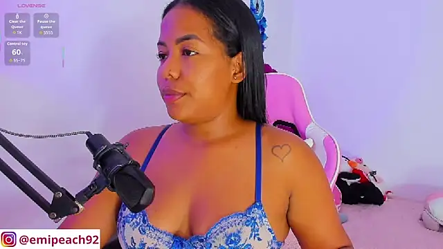 Snapshot of samanthaabloom chatting on November 2025 12:53:01 AM samanthaabloom online show from November 2025 12:53:01 AM