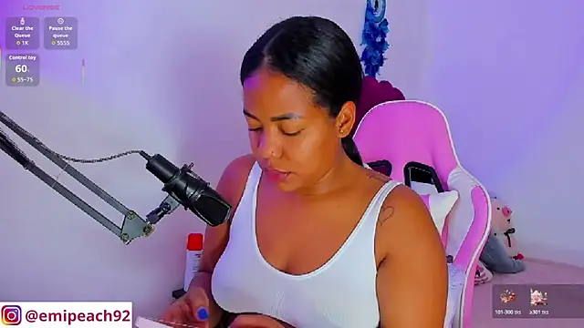 Snapshot of samanthaabloom chatting on November 2025 01:21:02 PM samanthaabloom online show from November 2025 01:21:02 PM