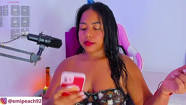 Snapshot of samanthaabloom chatting on November 2025 12:33:01 AM samanthaabloom online show from November 2025 12:33:01 AM