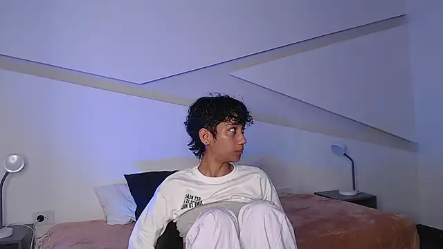 hot little bunny online show from February 2025 09:12:01 PM