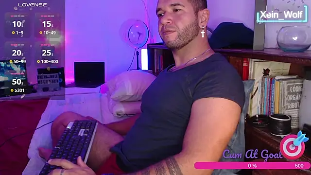 Xein WoIf online show from January 2025 10:49:02 PM