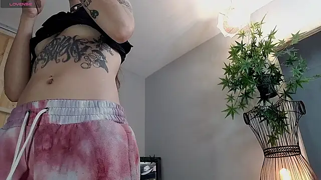Snapshot of VickyJackson_ chatting on January 2025 01:58:02 PM VickyJackson online show from January 2025 01:58:02 PM
