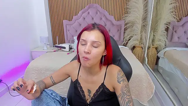 CinthiaCollins online show from May 2026 09:33:02 PM