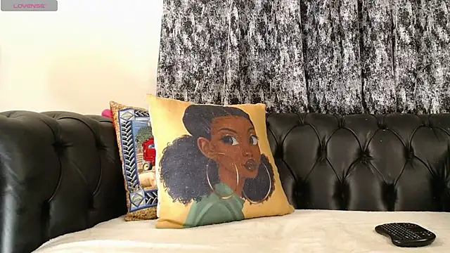 santa queenn online show from February 2025 12:03:02 PM