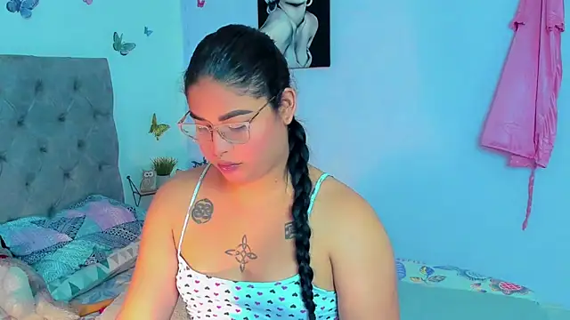 mabellfox online show from December 2024 06:43:02 PM