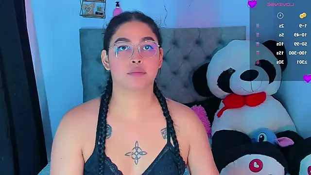 mabellfox online show from October 2025 07:44:01 PM