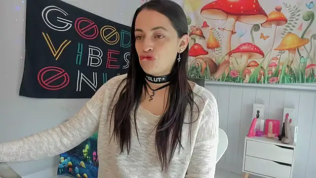 LovelyAzucena online show from October 2025 02:31:01 PM