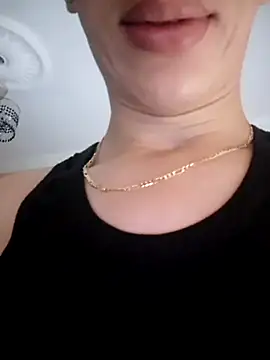 Snapshot of MiroKari2 chatting on October 2025 10:29:01 PM MiroKari2 online show from October 2025 10:29:01 PM