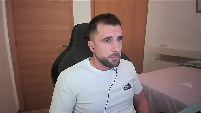 alex877x online show from October 2025 10:41:01 AM