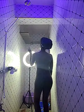 Snapshot of Enkarxx chatting on February 2025 07:27:02 PM Enkarxx online show from February 2025 07:27:02 PM