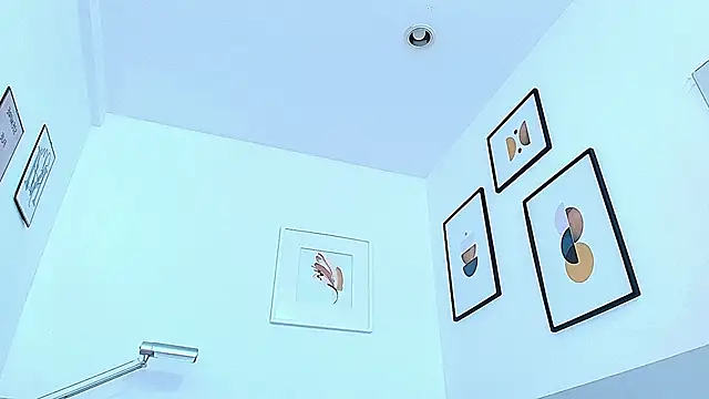 Snapshot of littlee_emilyy_ chatting on December 2024 03:44:01 PM littlee emilyy online show from December 2024 03:44:01 PM