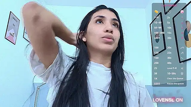 Snapshot of littlee_emilyy_ chatting on December 2024 03:55:01 PM littlee emilyy online show from December 2024 03:55:01 PM