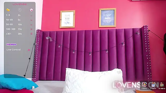 Snapshot of littlee_emilyy_ chatting on December 2024 12:56:02 PM littlee emilyy online show from December 2024 12:56:02 PM