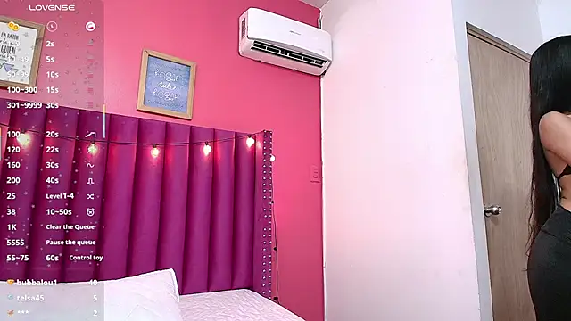 Snapshot of littlee_emilyy_ chatting on February 2025 03:07:02 AM littlee emilyy online show from February 2025 03:07:02 AM