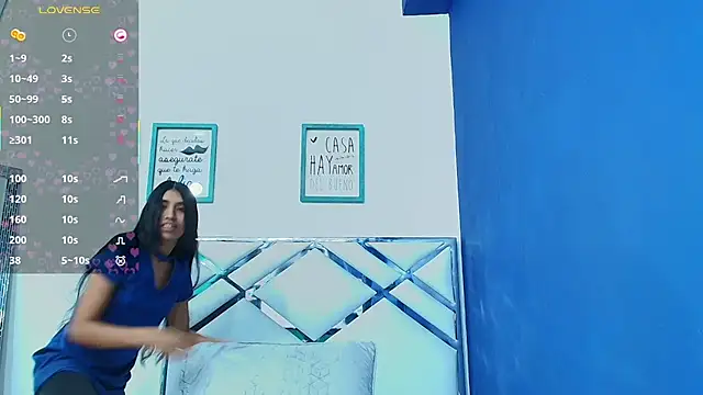 Snapshot of littlee_emilyy_ chatting on February 2025 03:00:02 AM littlee emilyy online show from February 2025 03:00:02 AM