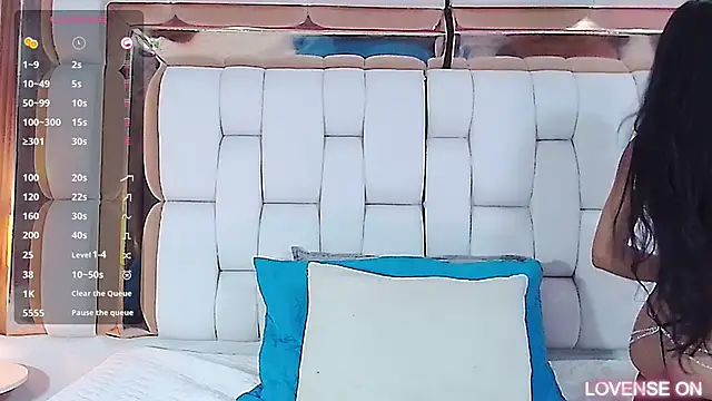 Snapshot of littlee_emilyy_ chatting on March 2025 09:06:01 AM littlee emilyy online show from March 2025 09:06:01 AM