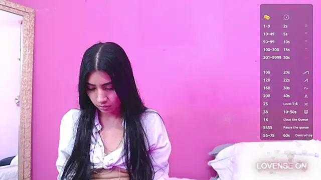 Snapshot of littlee_emilyy_ chatting on March 2025 08:51:01 AM littlee emilyy online show from March 2025 08:51:01 AM