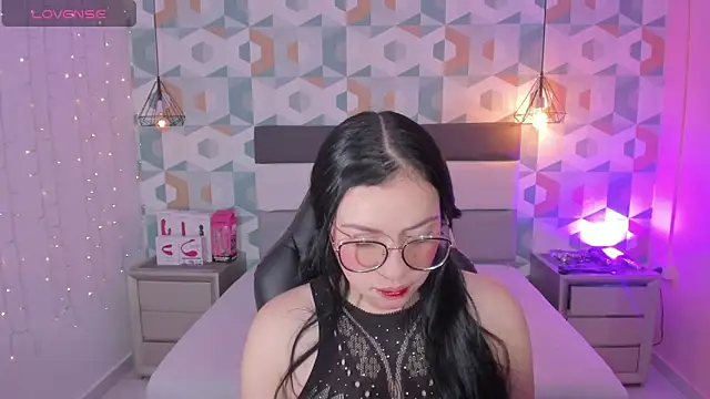 Snapshot of megancero chatting on March 2025 12:30:02 PM megancero online show from March 2025 12:30:02 PM