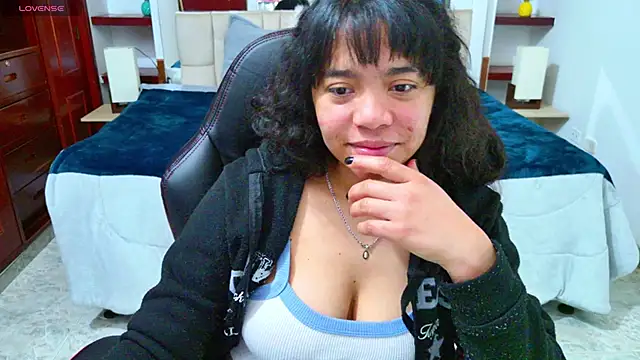 laureentt  online show from October 2025 03:08:01 AM