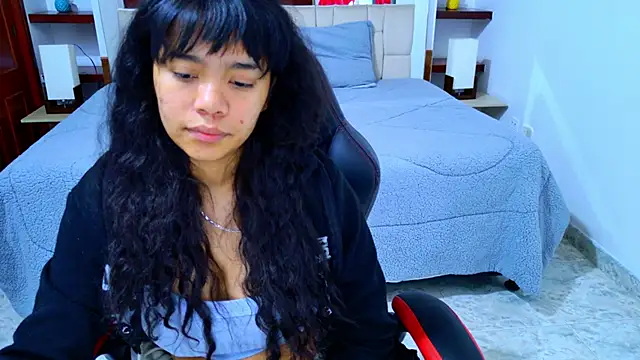 laureentt  online show from November 2025 03:07:01 AM