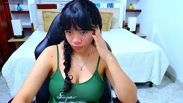 laureentt  online show from December 2025 07:41:02 PM