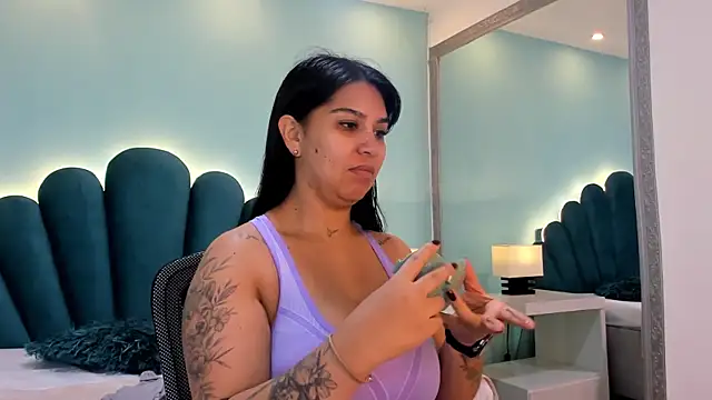 sharlott18 online show from November 2025 12:49:02 PM