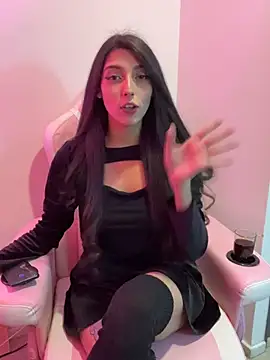 Snapshot of Felicia_smok3 chatting on May 2026 05:14:02 AM Felicia smok3 online show from May 2026 05:14:02 AM