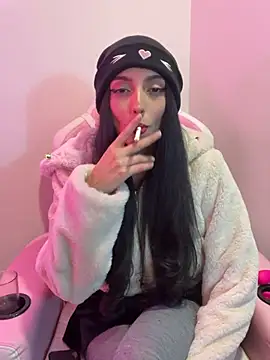 Snapshot of Felicia_smok3 chatting on May 2026 04:30:02 AM Felicia smok3 online show from May 2026 04:30:02 AM