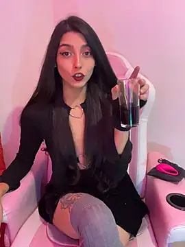 Snapshot of Felicia_smok3 chatting on June 2026 05:25:01 AM Felicia smok3 online show from June 2026 05:25:01 AM