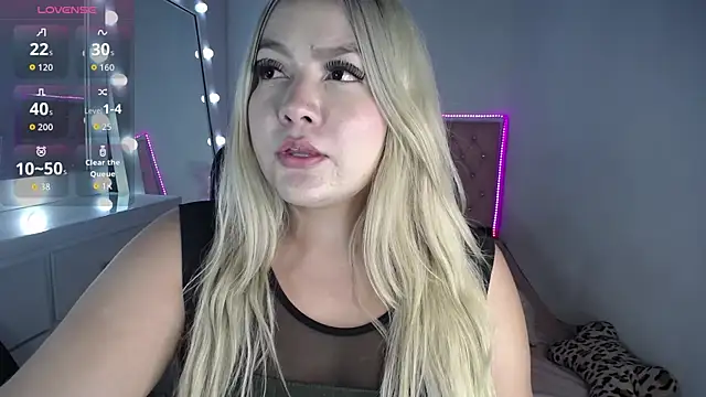 Snapshot of Celeste__sweetx chatting on October 2025 02:14:02 AM Celeste sweetx online show from October 2025 02:14:02 AM