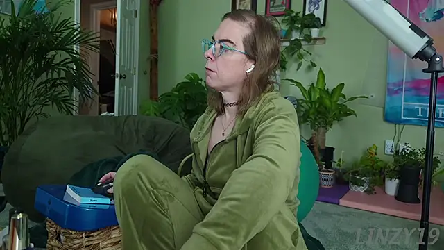 Linzy 19 online show from January 2026 04:55:01 PM