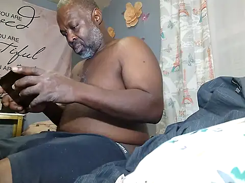 macnificent1fr online show from December 2024 04:10:02 AM