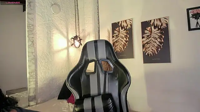 Snapshot of Alizon_1 chatting on November 2025 07:45:02 PM Alizon 1 online show from November 2025 07:45:02 PM