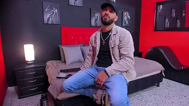 Thiagogomez online show from November 2025 12:26:01 PM