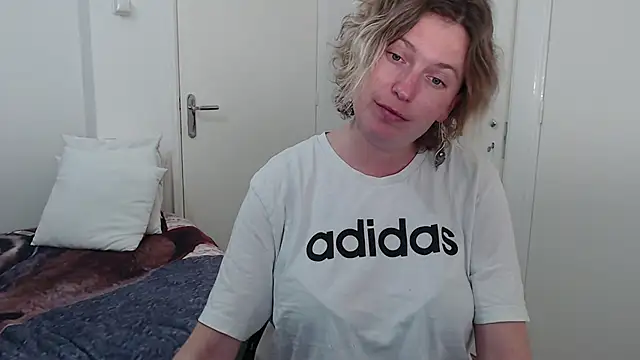 Snapshot of cumfun chatting on February 2026 07:51:02 PM cumfun online show from February 2026 07:51:02 PM