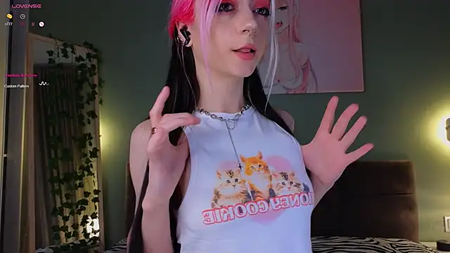 Snapshot of TristaRoht chatting on December 2024 09:17:02 PM TristaRoht online show from December 2024 09:17:02 PM