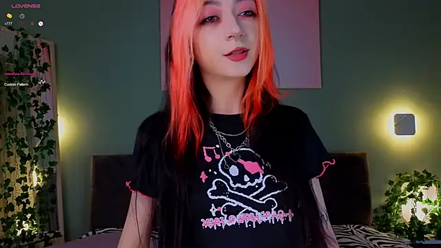 Snapshot of TristaRoht chatting on January 2025 03:11:01 PM TristaRoht online show from January 2025 03:11:01 PM