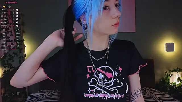 Snapshot of TristaRoht chatting on February 2025 01:10:01 PM TristaRoht online show from February 2025 01:10:01 PM