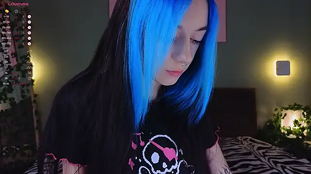 Snapshot of TristaRoht chatting on February 2025 11:43:01 AM TristaRoht online show from February 2025 11:43:01 AM