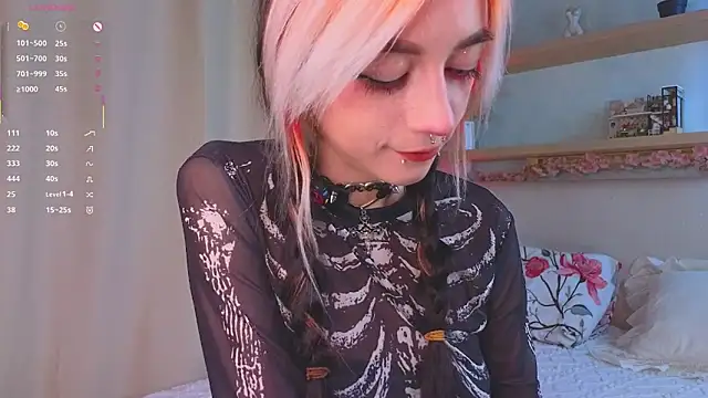 Snapshot of TristaRoht chatting on September 2025 03:13:01 PM TristaRoht online show from September 2025 03:13:01 PM