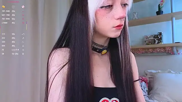 Snapshot of TristaRoht chatting on October 2025 03:10:02 PM TristaRoht online show from October 2025 03:10:02 PM