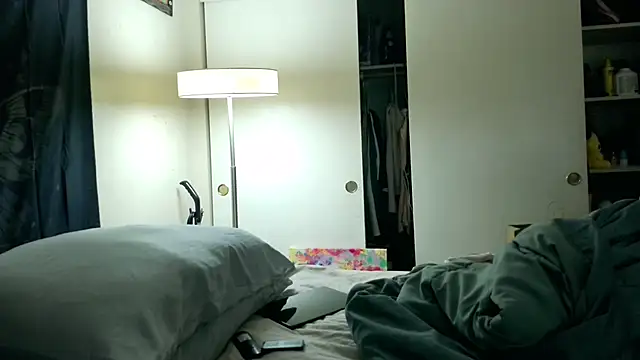 Snapshot of Yagurl__west chatting on January 2025 10:01:02 PM Yagurl west online show from January 2025 10:01:02 PM