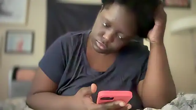 Snapshot of Yagurl__west chatting on March 2025 07:28:01 PM Yagurl west online show from March 2025 07:28:01 PM