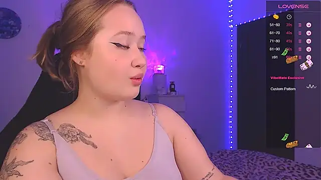 Peachy Lee online show from October 2025 03:24:01 PM