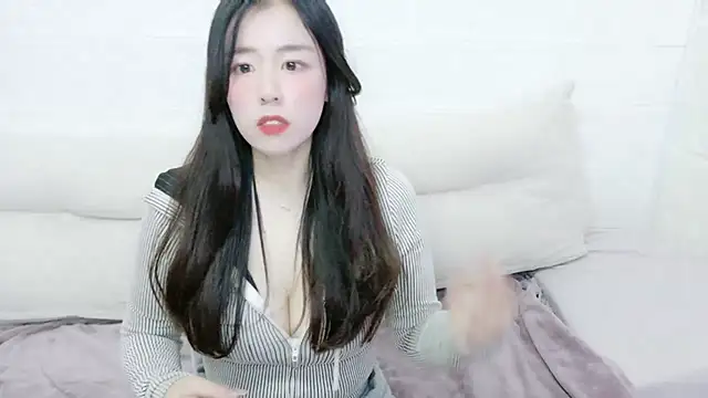 Snapshot of Arisa__ chatting on January 2025 02:25:01 AM Arisa online show from January 2025 02:25:01 AM