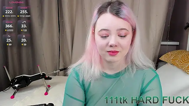   KawaiiYuki   online show from December 2024 01:15:02 AM