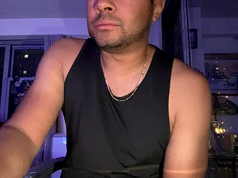 Snapshot of ThickDick_Daddy chatting on October 2025 06:23:01 AM ThickDick Daddy online show from October 2025 06:23:01 AM