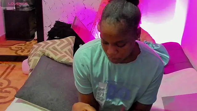 charis hill online show from December 2025 02:43:02 PM