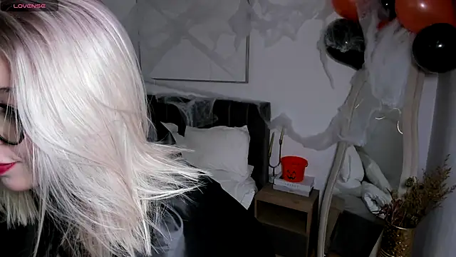 SimonaGerry online show from October 2025 04:37:01 AM