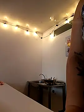 my-kitty online show from December 2025 10:27:02 PM